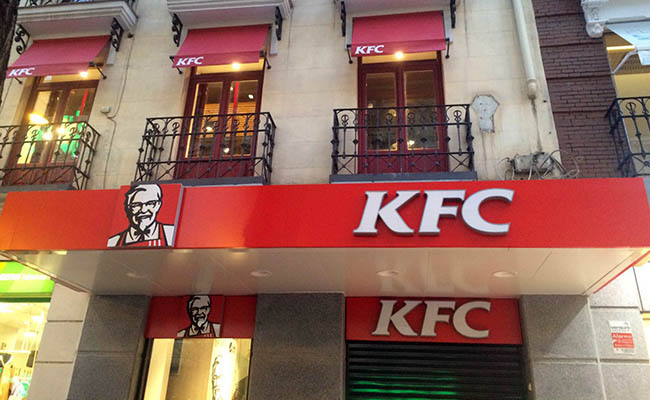 KFC inaugura tres restaurantes en régimen de franquicia Negocio